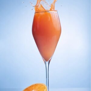 Ultra-Realistic Beverage Splash Photography Prompt (Luxury Drink Ads, E-Commerce & Social Media Visuals)